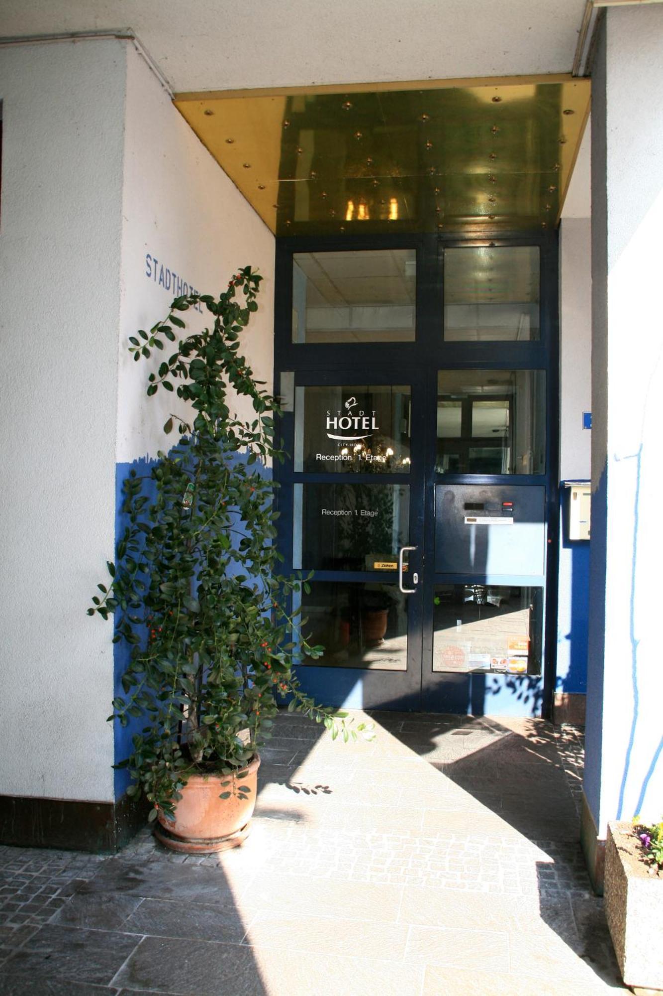 Stadt-Hotel Loerrach Gbr Exterior foto